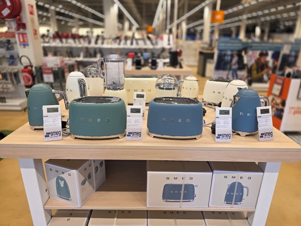 Mise en avant de la gamme SMEG chez Boulanger La Valentine.