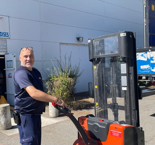 Hervé équipier stock chez boulanger Aubagne
