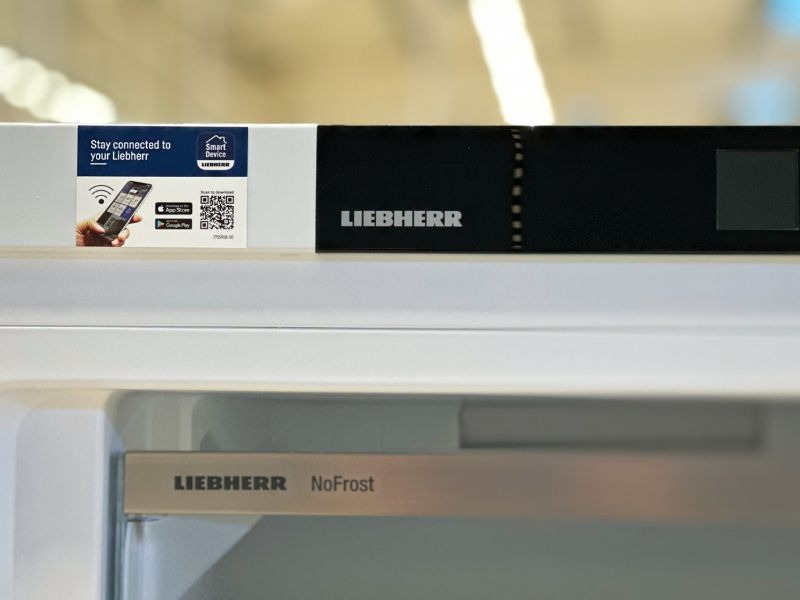 Découvrez Smart Device, votre réfrigérateur connecté par Liebherr. Ce refrigerateur innovant, peut être controllé ou surveiller à distance avec une application sur votre smartphone. Retrouvez cette gamme de Liebherr au magasin Boulanger Avignon Le Pontet.