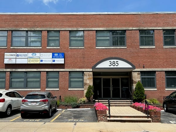 Bay State Physical Therapy Front of clinic in Belmont, MA.