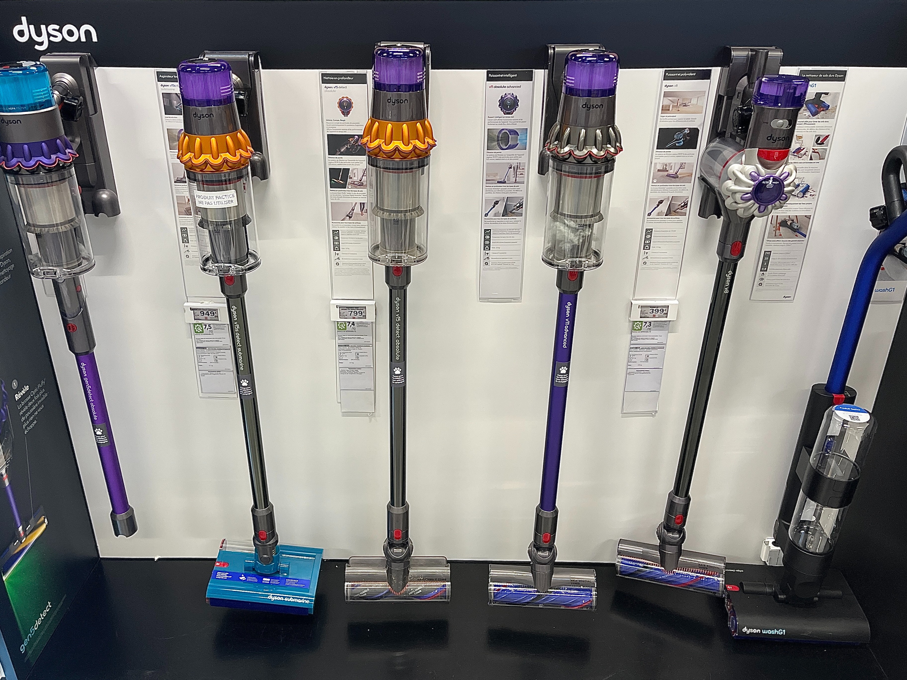 Aspirateur balai Dyson du magasin Boulanger Arras