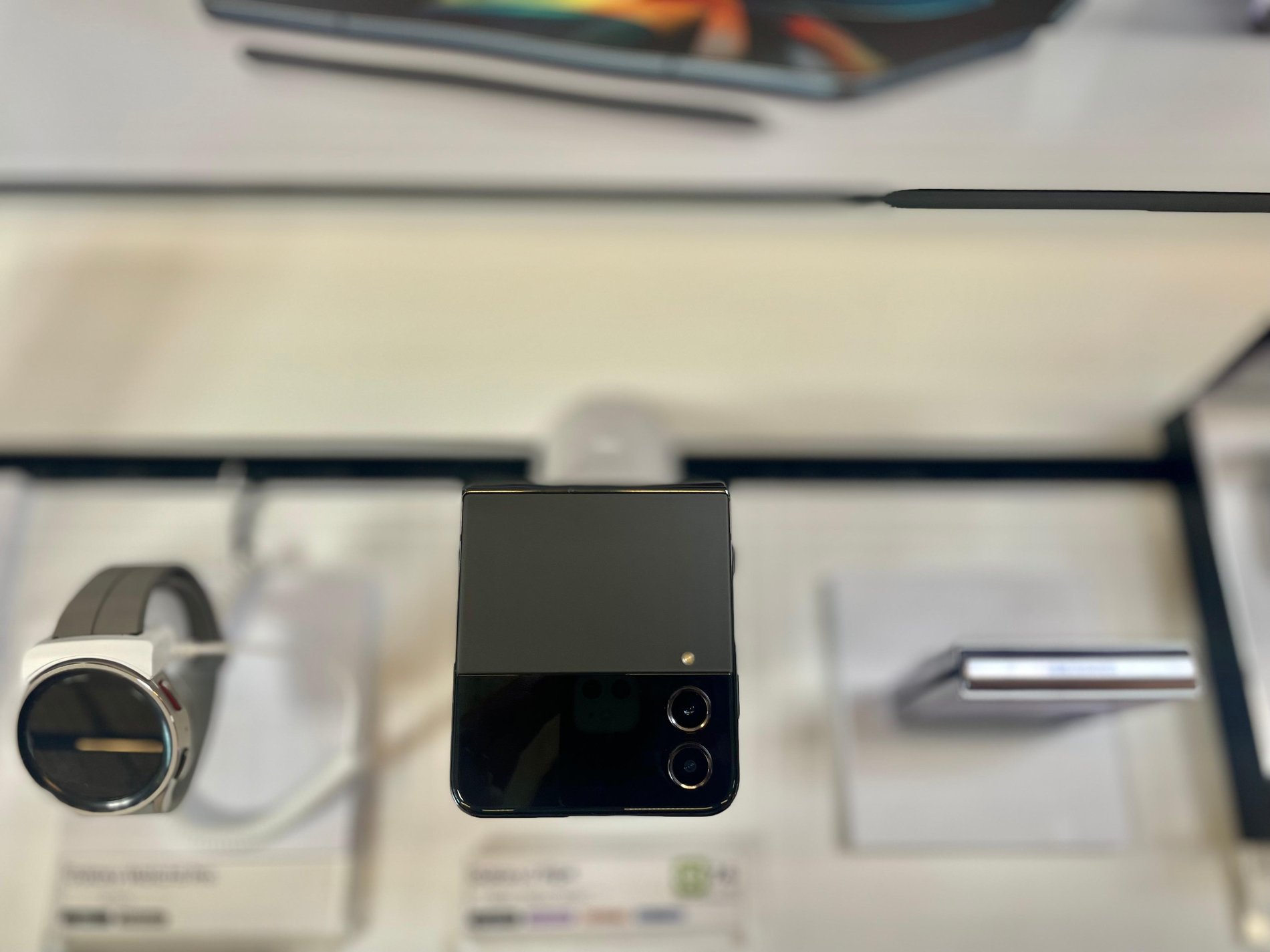 Samsung Galaxy Zflip 4 et Samsung Galaxy Watch 5 pro dans votre magasin Boulanger Saint-Nazaire