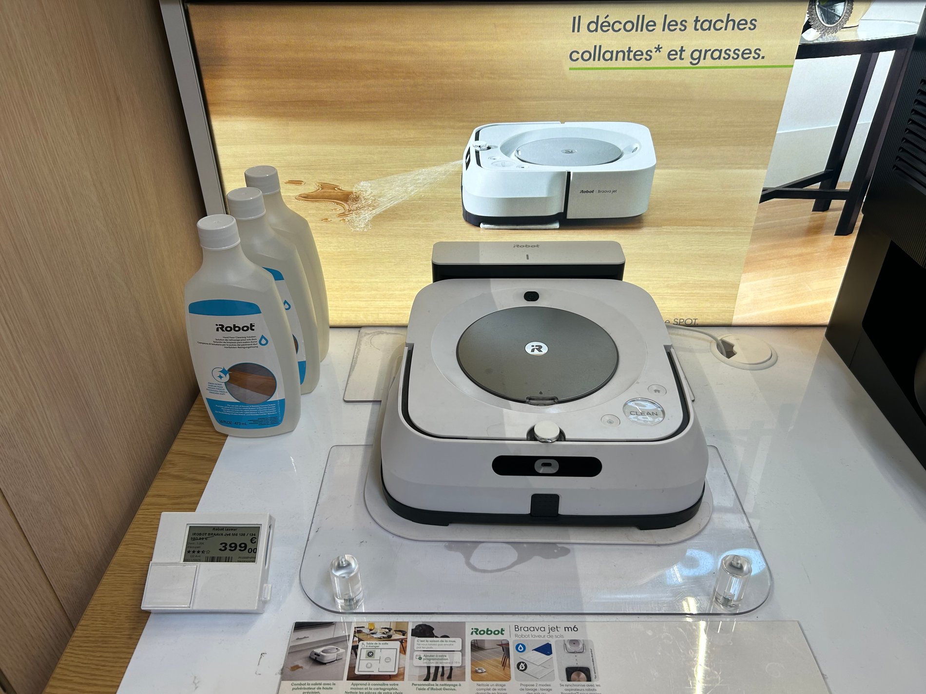 Espace de démo de la marque IRobot au magasin de Grenoble-St-Egrève