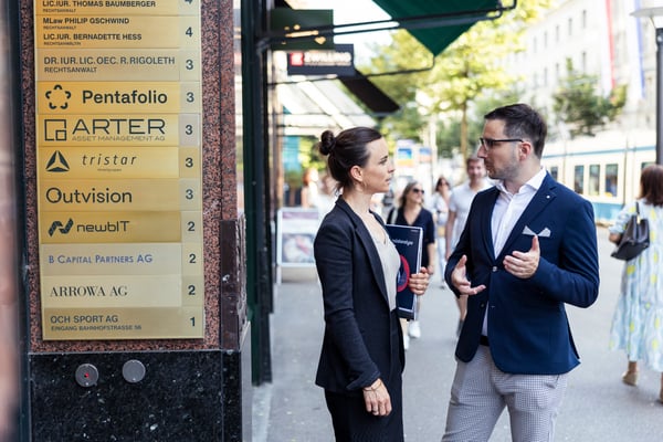 Outvision an der Bahnhofstrasse in Zürich. Als Sparring-Partner für Leadership, Assessments und Führungsentwicklung empfangen wir Sie gerne.