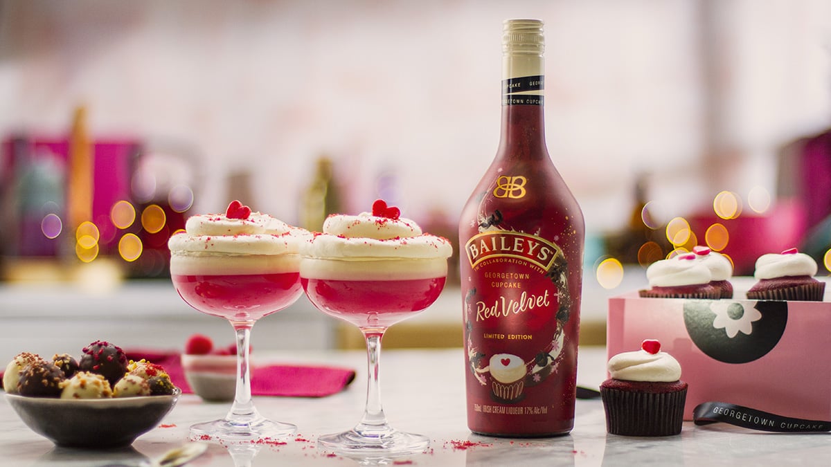 Le Baileys rose Red Velvet Cupcake est en vente au Québec - Narcity