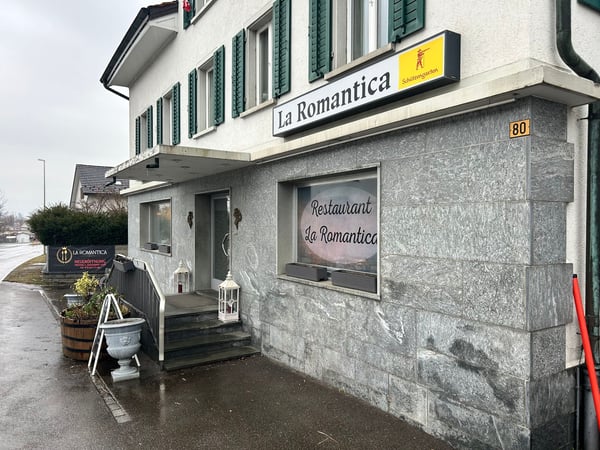 Neue Pächter: Das Restaurant La Romantica in Hinwil ist seit Anfang Dezember in neuen Händen.