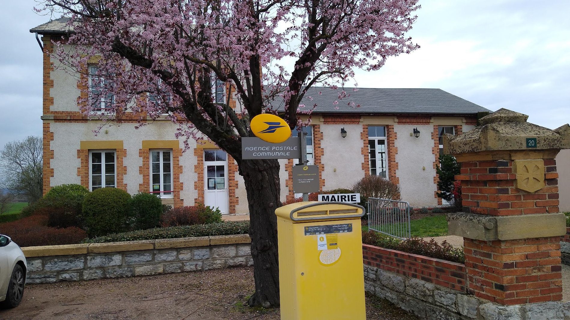 Photo du point La Poste Agence Communale COULANGES Mairie