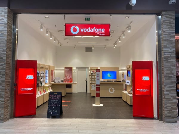 Vodafone Store | San Rocco al Porto