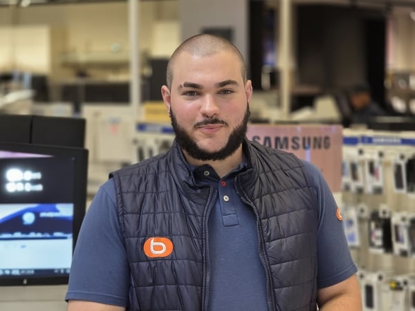 Tommy, conseiller service client Boulanger Orgeval