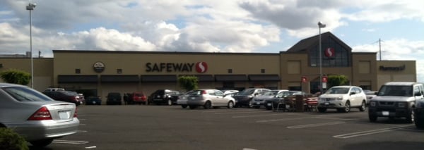Safeway Store Front Picture at 1302 S 38th St in Tacoma WA