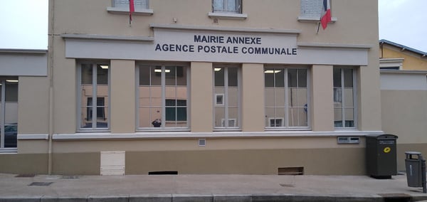 Photo du point La Poste Agence Communale COUZON AU MONT D OR Mairie