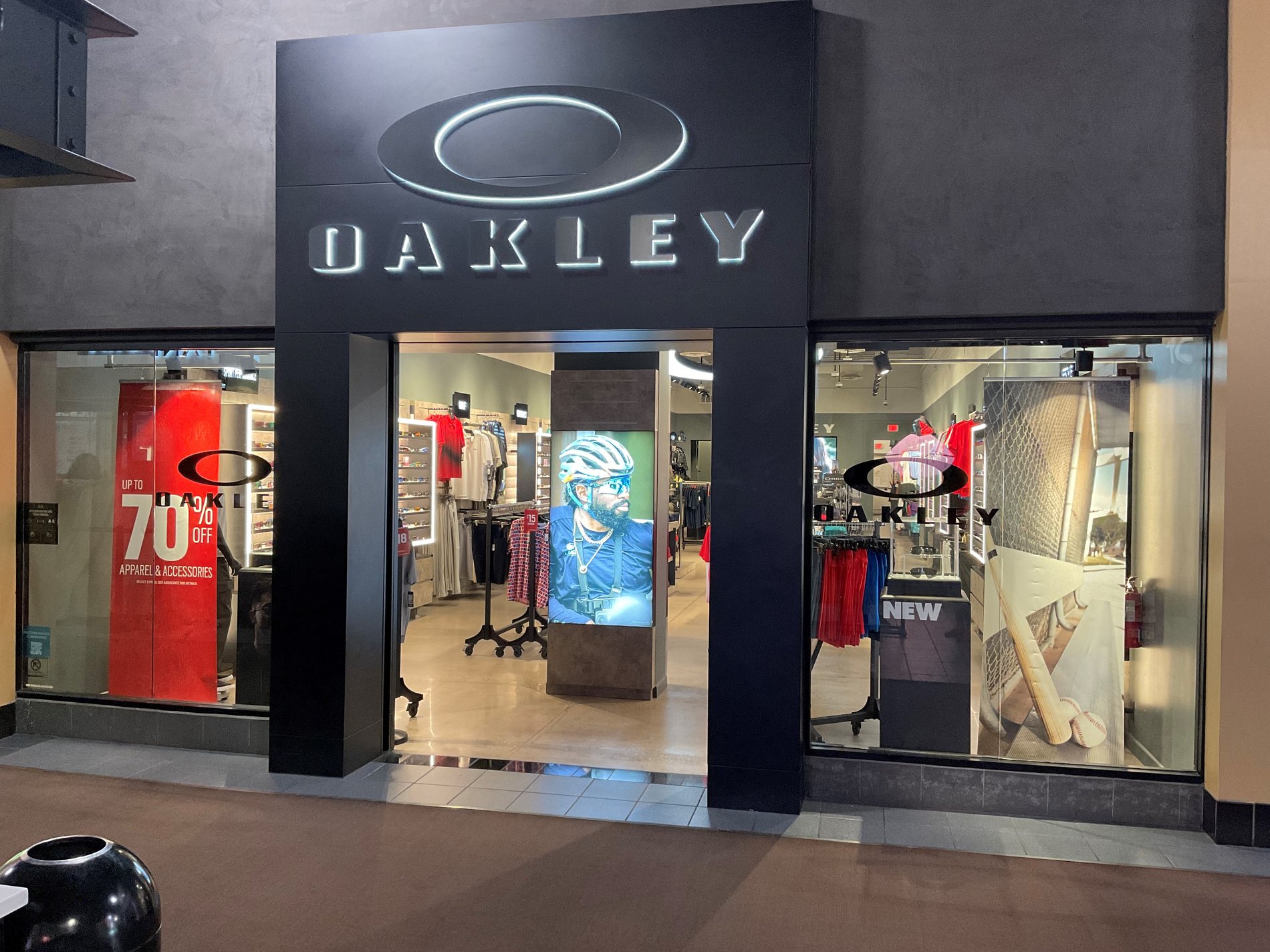 Oakley Vault, 80 Premium Outlet Blvd Merrimack, NH