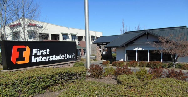 Exterior image of First Interstate Bank in Ashland, Oregon.