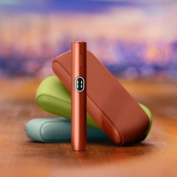 Três IQOS ILUMA i