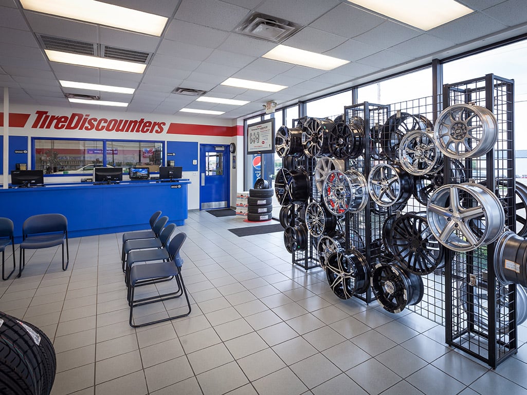 Tire Discounters Winford ByPass tires, alignment, brakes, autoglass in Hamilton, OH