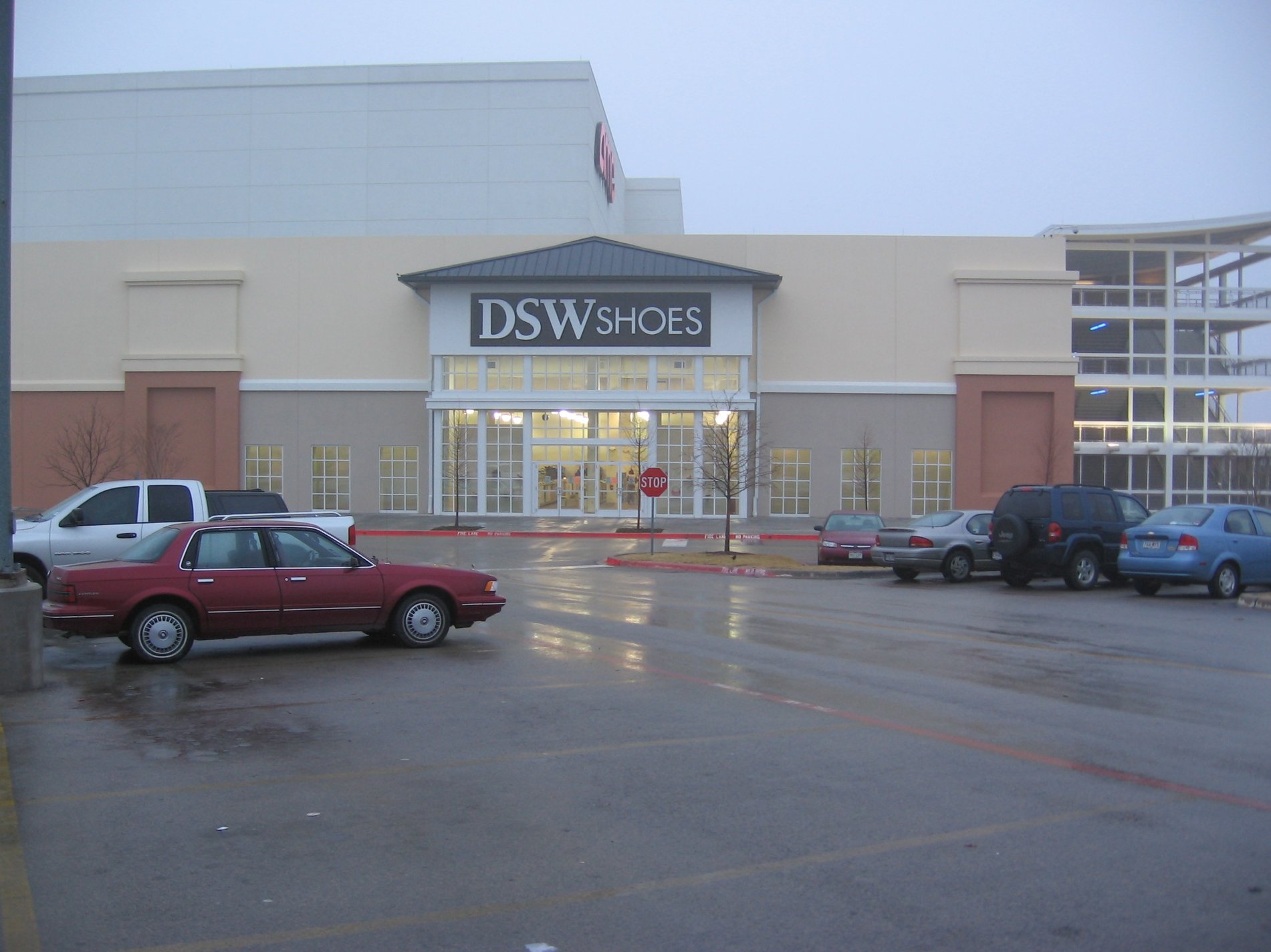 dsw store near me