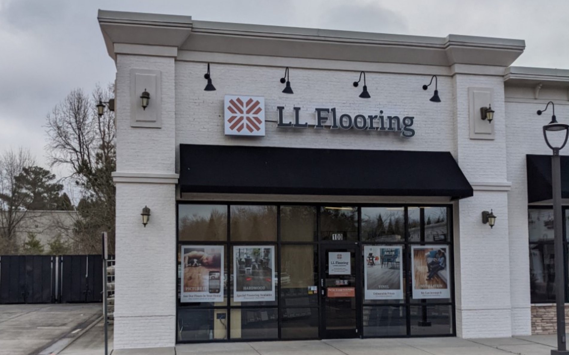 LL Flooring #1318 Roswell | 593 Holcomb Bridge Rd. | Storefront