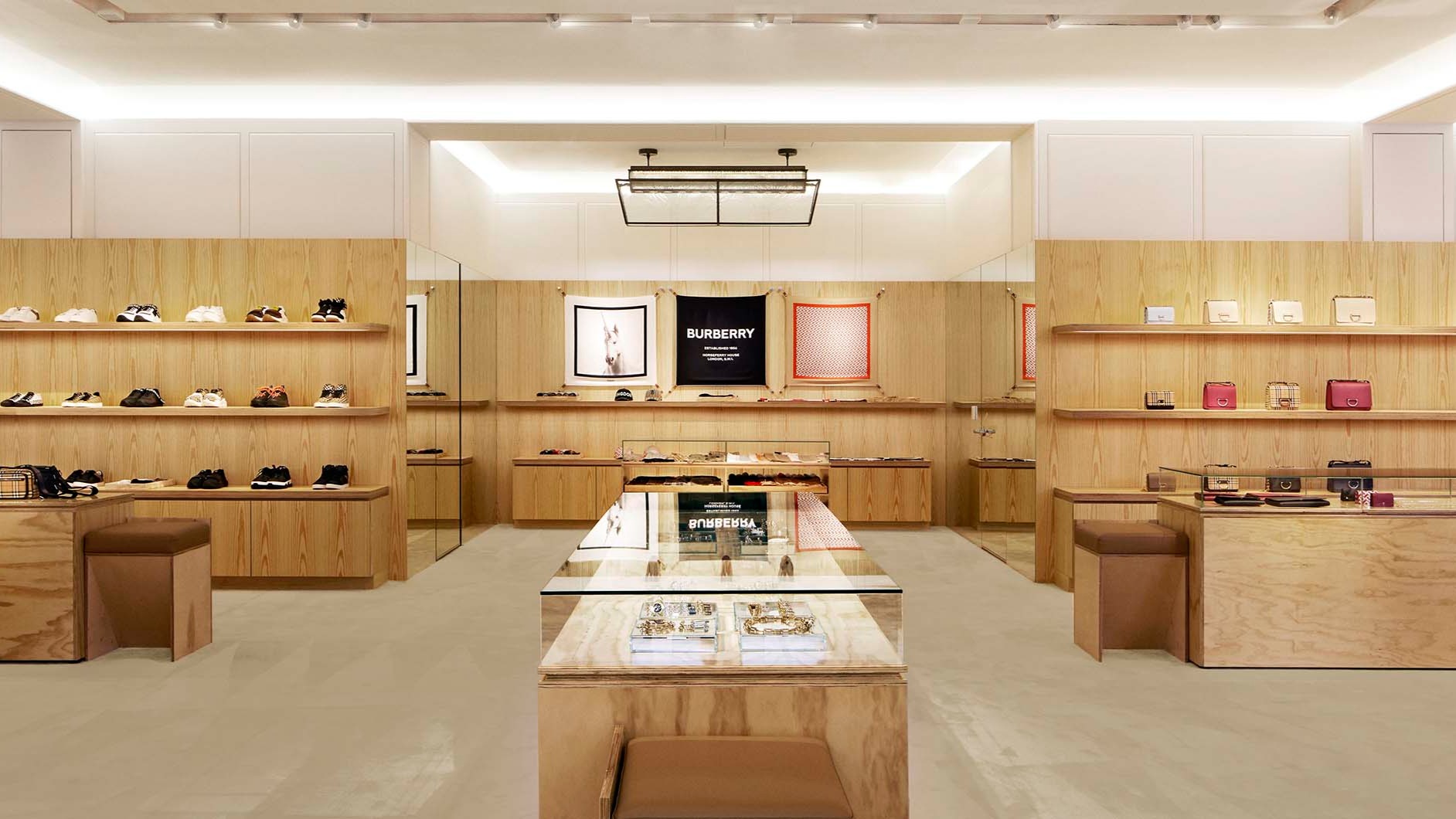 Burberry 633 N Michigan Ave, Chicago | Burberry® Official