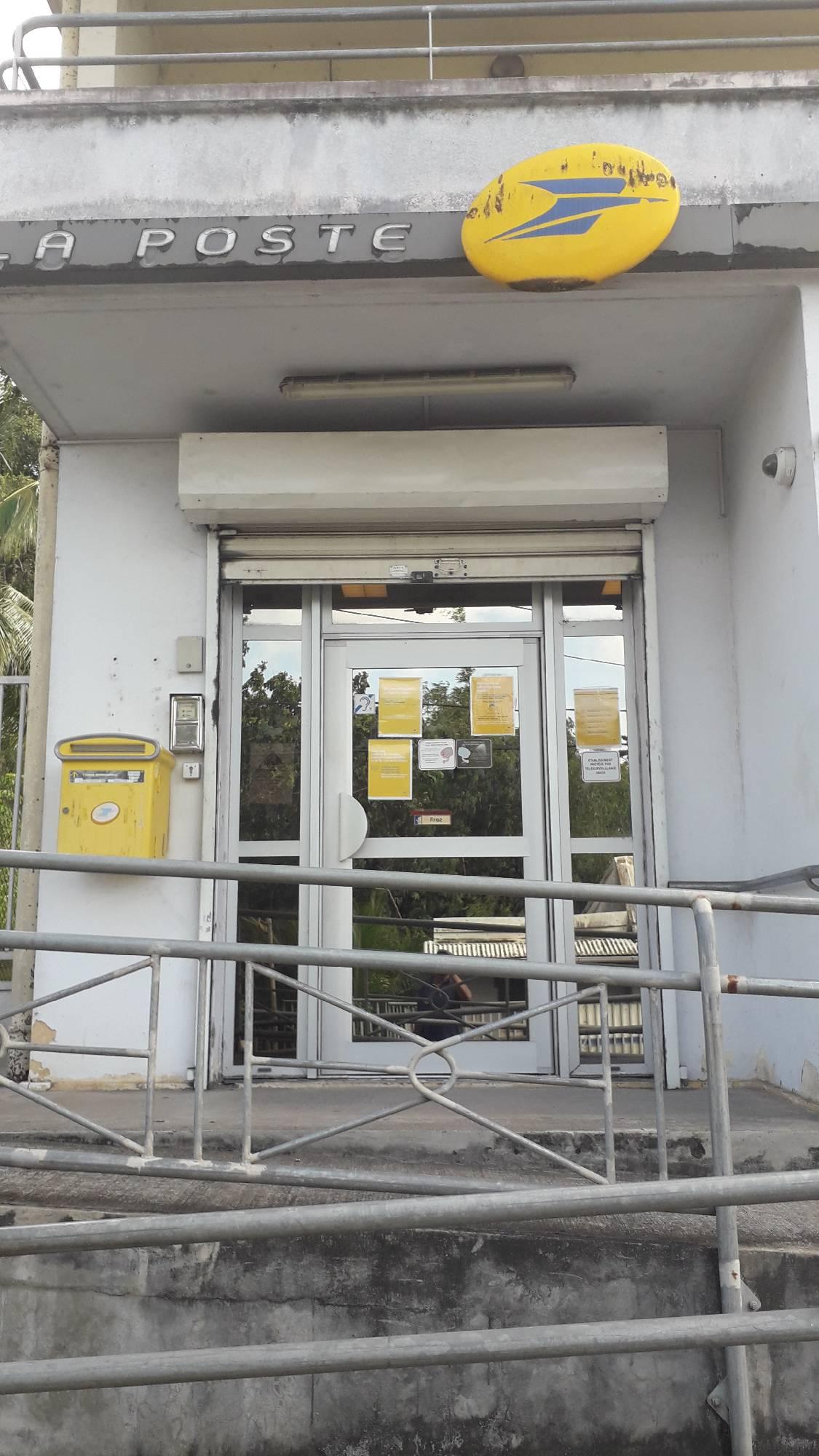 La Poste RIVIERE SALEE PETIT BOURG (97215) La Poste