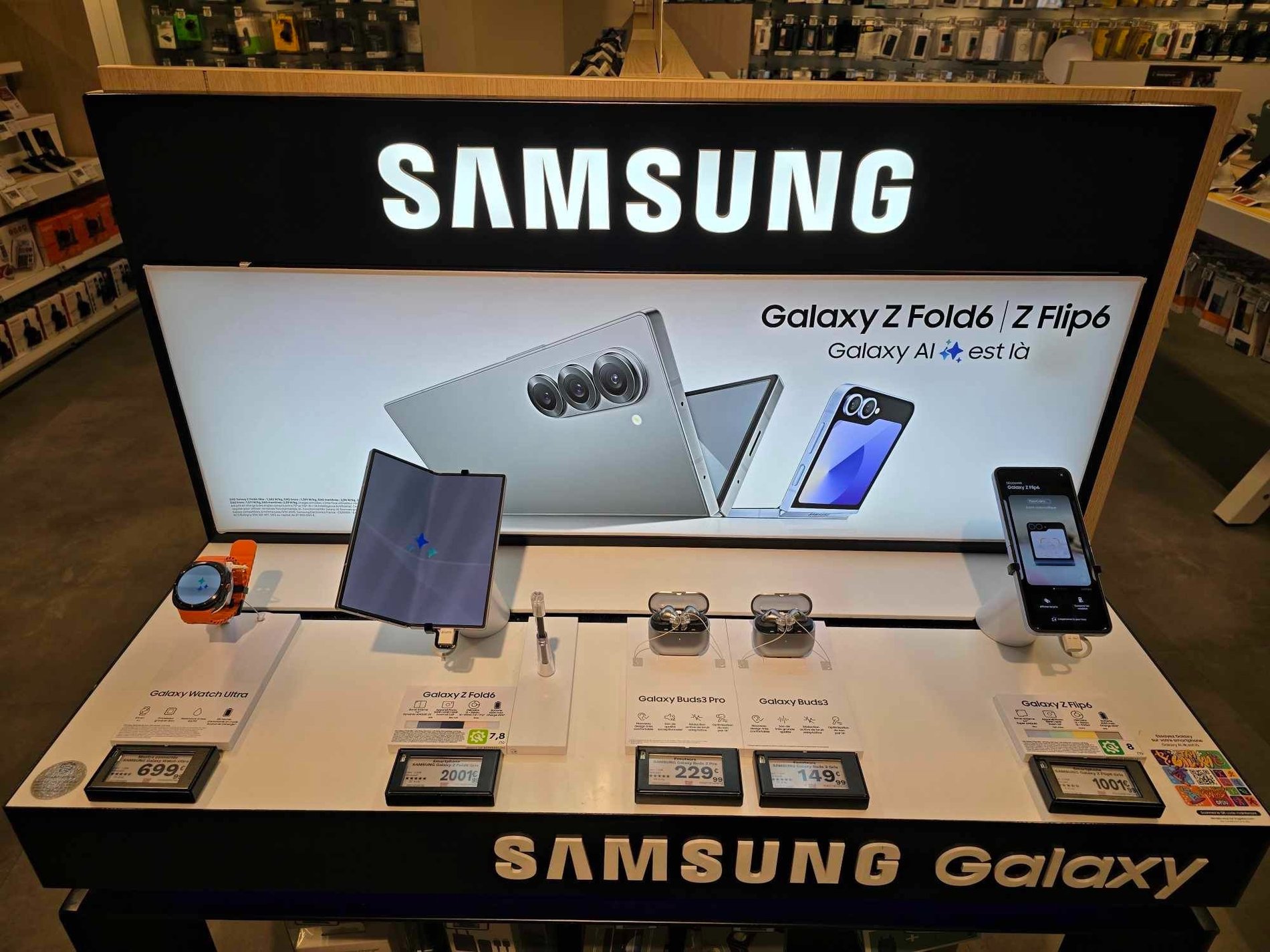 Démonstration des nouveaux produits avec l' Intelligence Artificielle galaxy Z Fold 6 et Z Flip 6