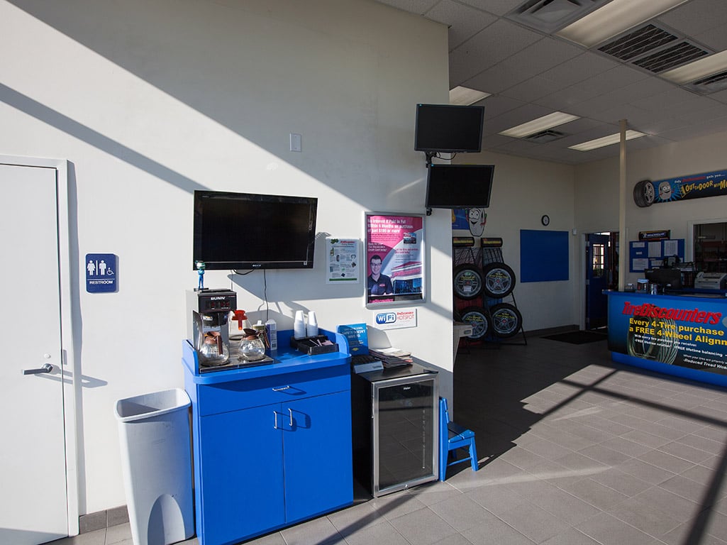 Tire Discounters Jeffersonville tires, alignment, brakes, autoglass