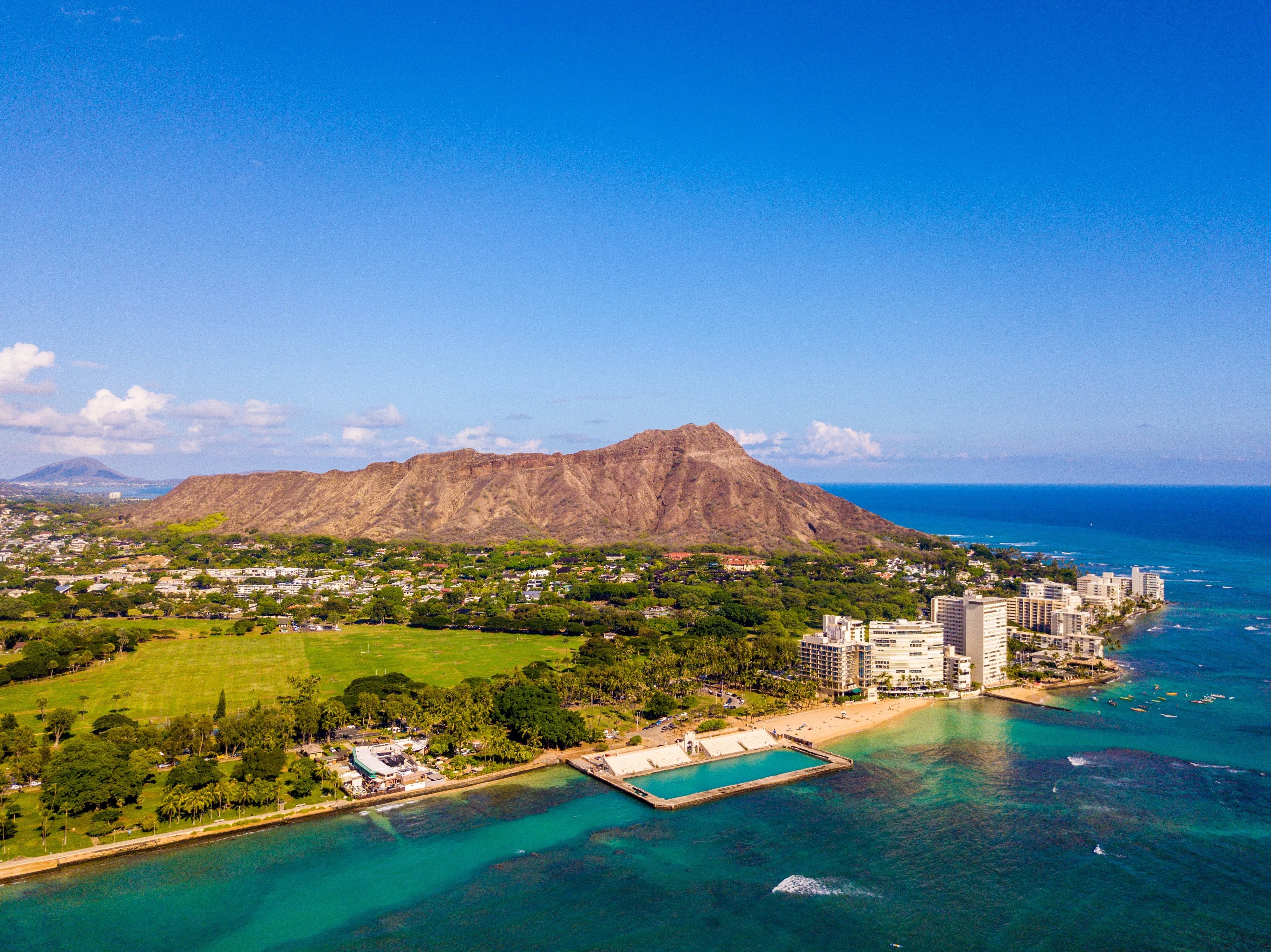 ハワイの旅行費用っていくらかかる？家族・カップルで行く場合も解説