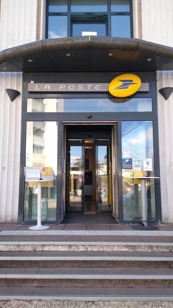 La Poste SAINT JULIEN EN GENEVOIS (74160) La Poste