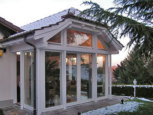Wintergarten mit Holzfenster
