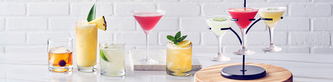 NEW Social Hour! Every. Single. Day.