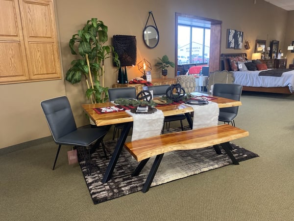 Slumberland Furniture Store in Mitchell,  SD - Dining Vignette