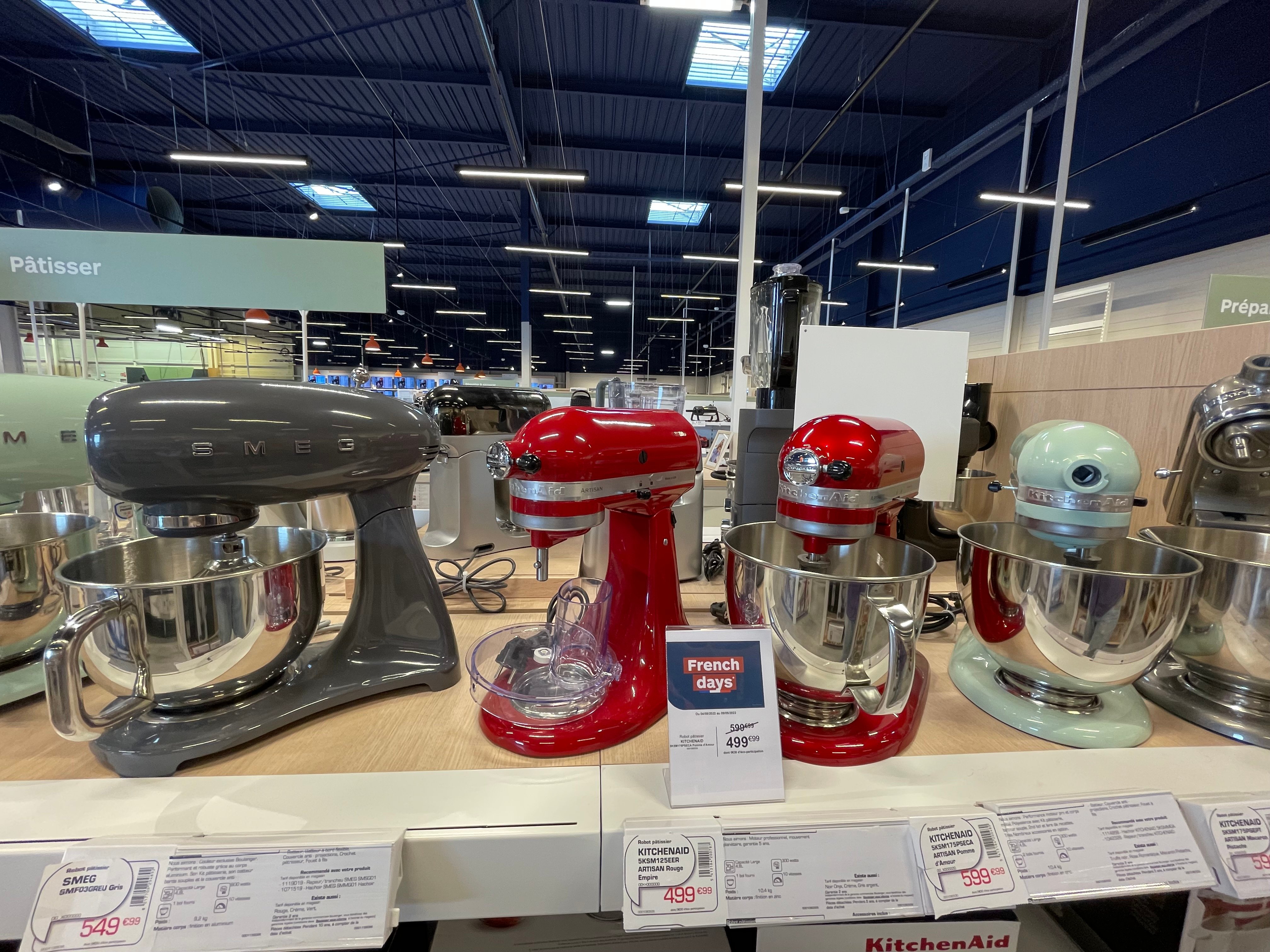 Les robots de cuisine SMEG avec un grand choix de couleurs dans votre magasin Boulanger Lens Vendin Le Vieil
