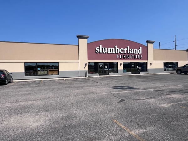 Thief River Falls Slumberland Furniture parking lot