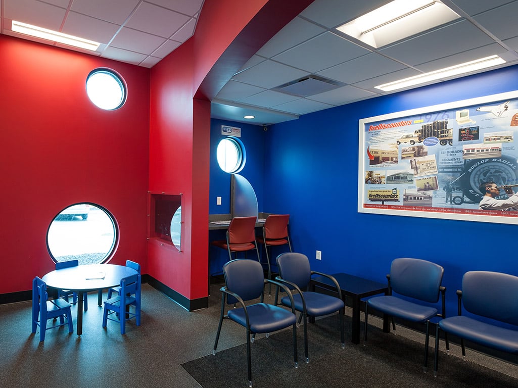 Tire Discounters Beechmont III tires, alignment, brakes, autoglass in