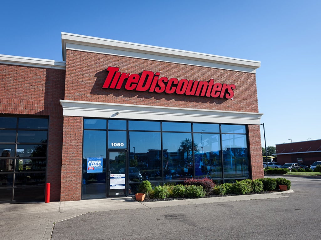 Tire Discounters Polaris tires, alignment, brakes, autoglass in