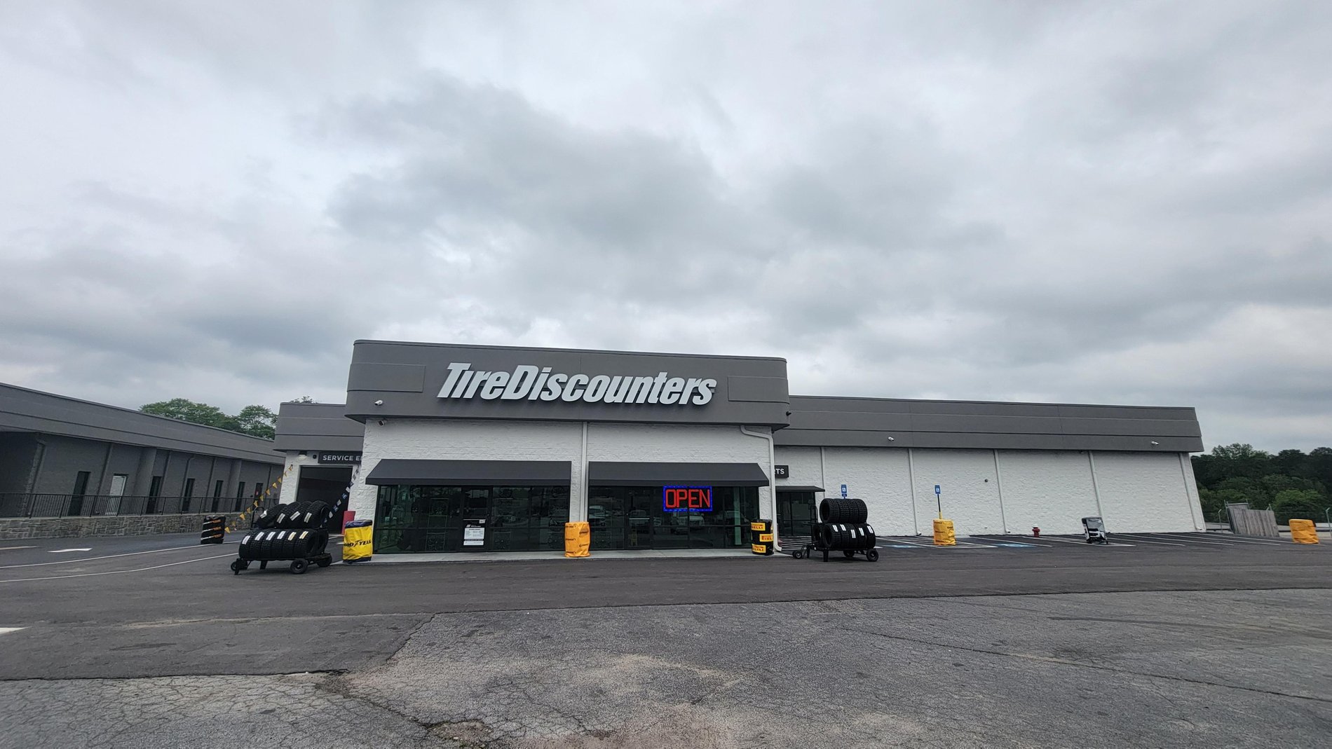Tire Discounters Conyers tires, alignment, brakes, autoglass in