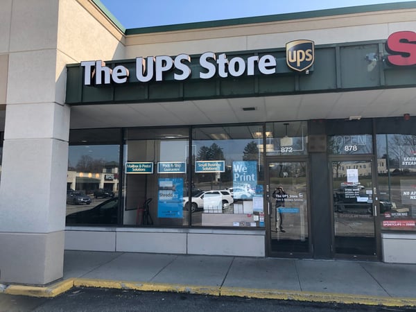 Facade of The UPS Store Libertyville