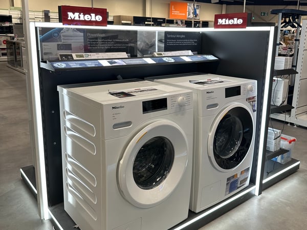 🧺 Espace Machines à Laver – Boulanger Orléans Saran
Trouvez la machine à laver idéale pour votre maison parmi notre large sélection : frontale, top, séchante, compacte.
Performance, économie d’énergie et technologies innovantes au rendez-vous. Nos experts vous accompagnent dans votre choix.

📍 À découvrir en magasin, dans le rayon électroménager, chez Boulanger Orléans Saran.