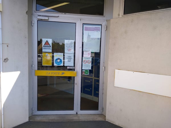 Photo du point La Poste Espace Clients Pro CHEMILLE EN ANJOU PDC1