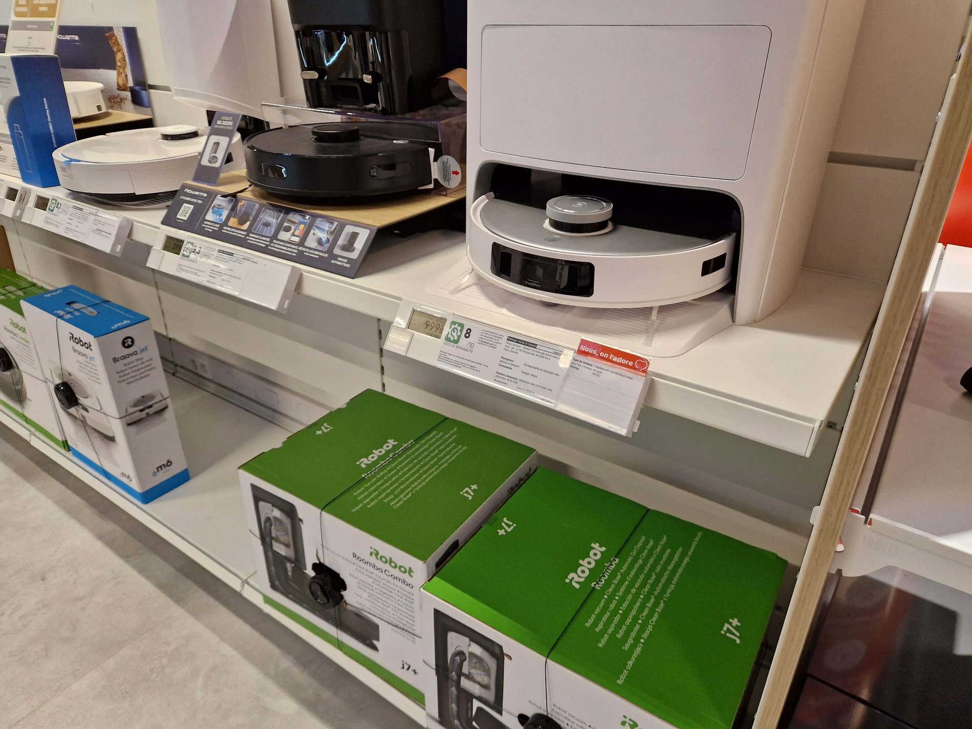 Rayon aspirateur IRobot du magasin Boulanger Lognes