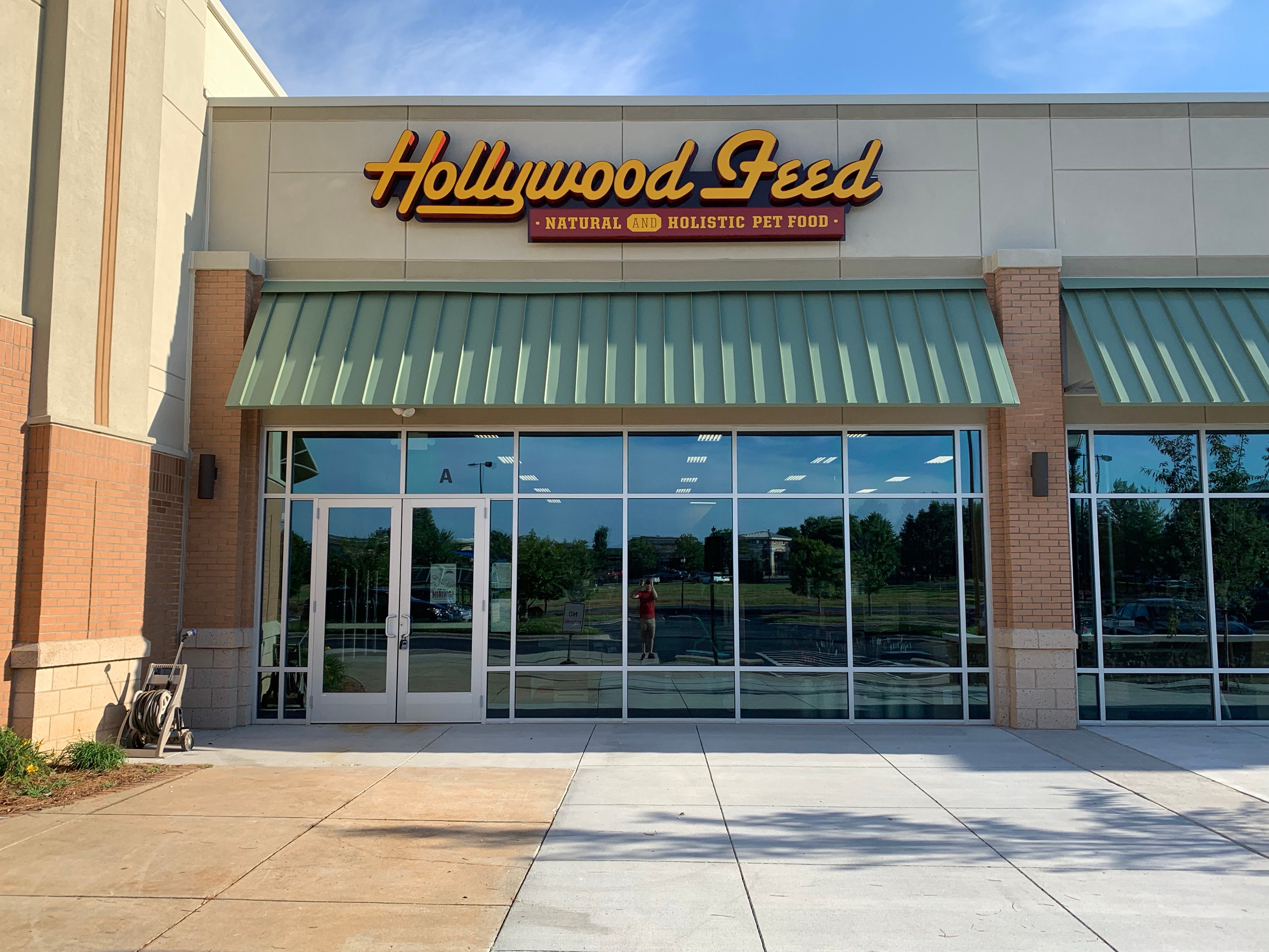 Hollywood Feed Mooresville: {KEYWORDS} in Mooresville, NC