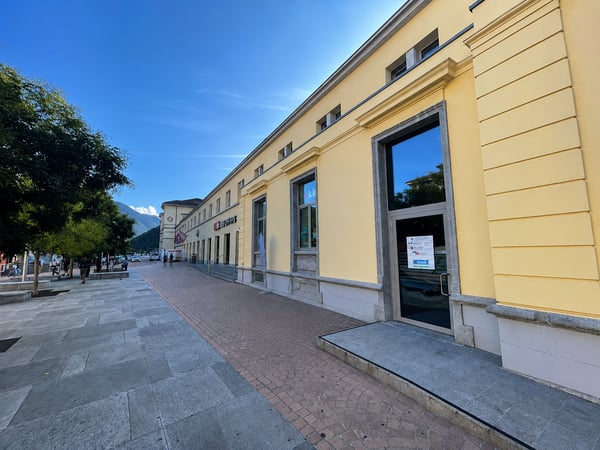 Ingresso da fronte Stazione Bellinzona - Dr. Crivelli Studio Med. Dent.