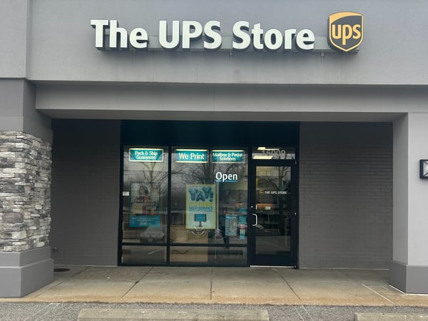 Facade of The UPS Store Ballwin