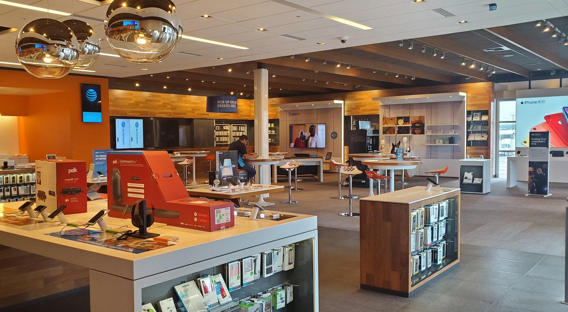 AT&T Store Vance Jackson iPhone SE w/ Curbside Pickup San Antonio, TX