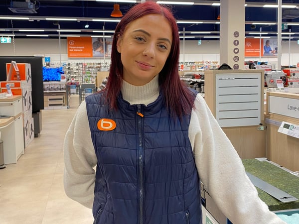 Jade fait partie de la Team Bourg-en-Bresse depuis août 2023 !
Elle vous accompagne et vous conseille en fonction de vos besoins par la qualité de sa relation client et par ses conseils d’usage. 
Ses points forts, les produits de beauté et d'hygiène.