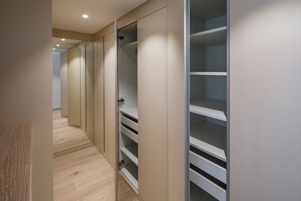 begehbarer Kleiderschrank
