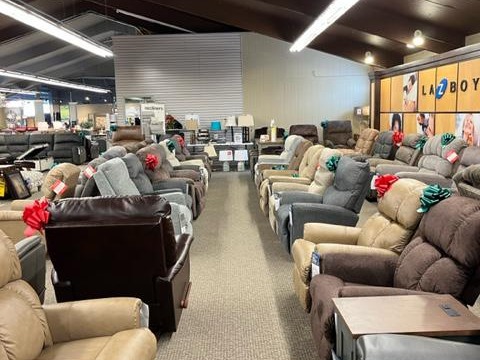 Slumberland Furniture Store in Hutchinson,  MN - Recoiners