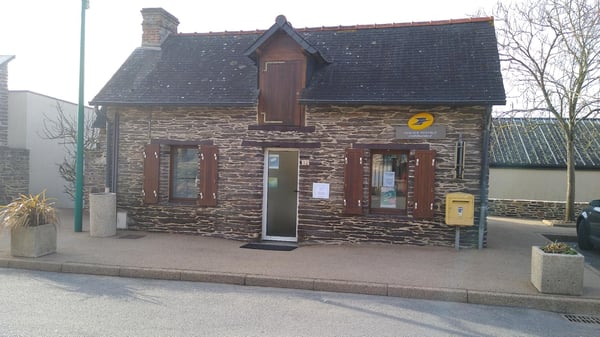 Photo du point La Poste Agence Communale LA CHAPELLE BOUEXIC Mairie