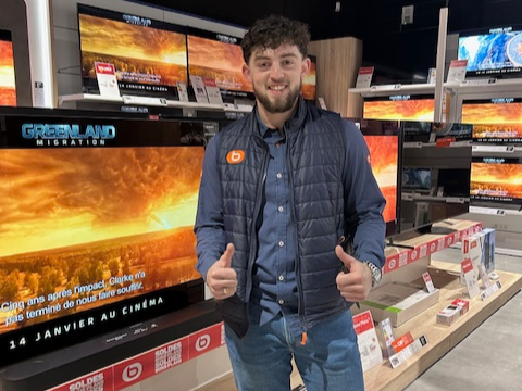 Aurélien vendeur image et son au magasin Boulanger La Rochefoucauld