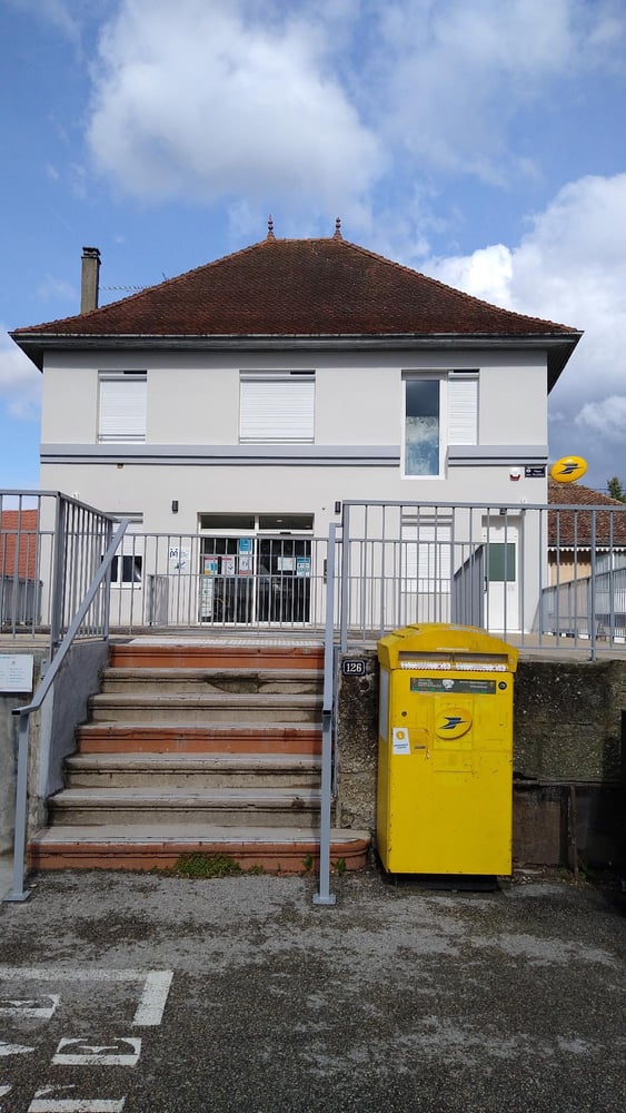 Photo du point La Poste Agence Communale ST GENIX LES VILLAGES Mairie