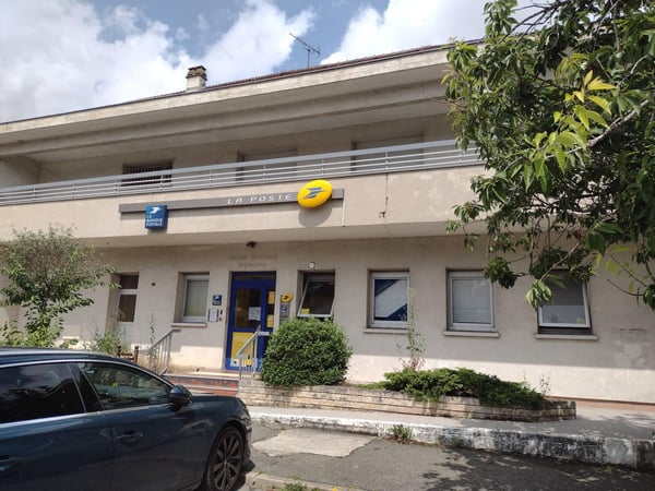 Photo du point La Poste Espace Clients Pro HOUDAN PDC1